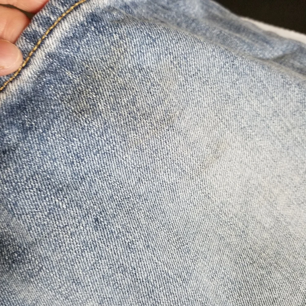 URBAN MEN'S DISTRESSED JEAN SHORTS SIZE 40